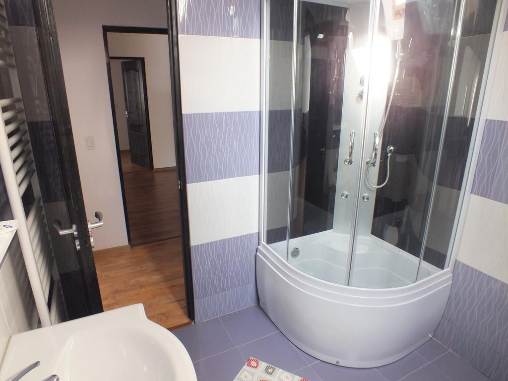 Hotel Pensiunea Eliza à Podu Cosnii Chambre photo