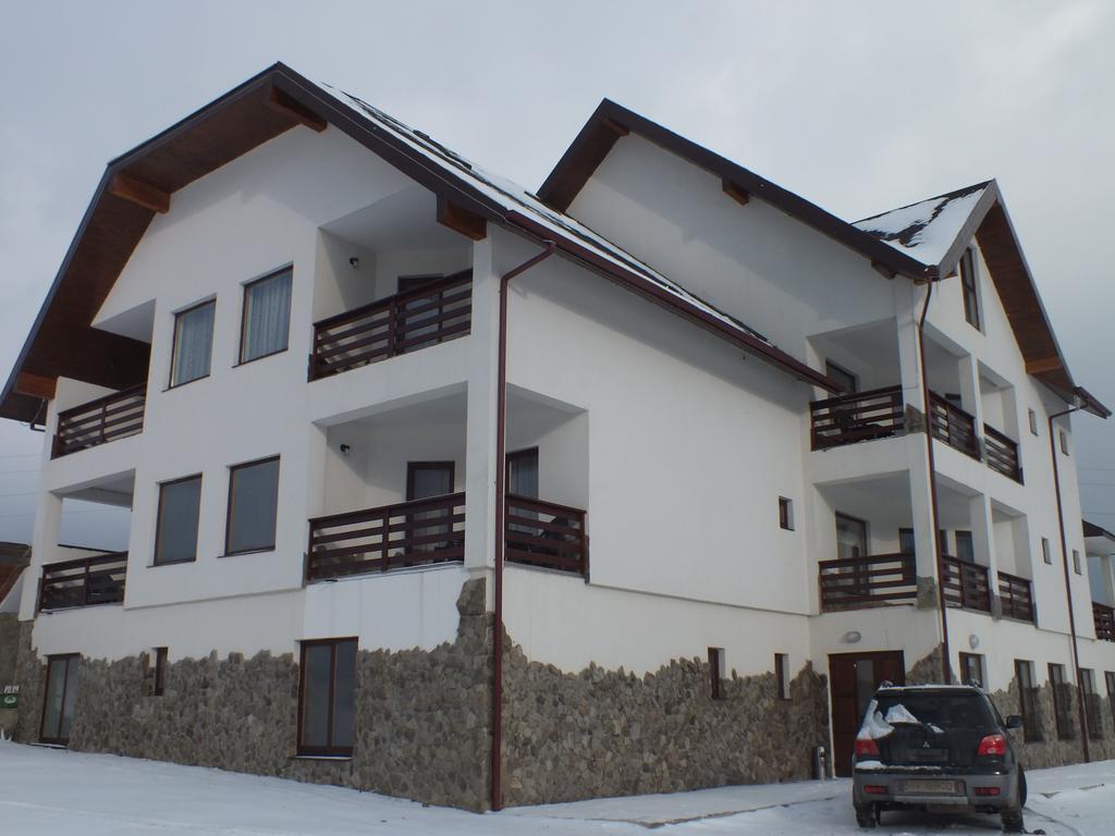 Hotel Pensiunea Eliza à Podu Cosnii Extérieur photo